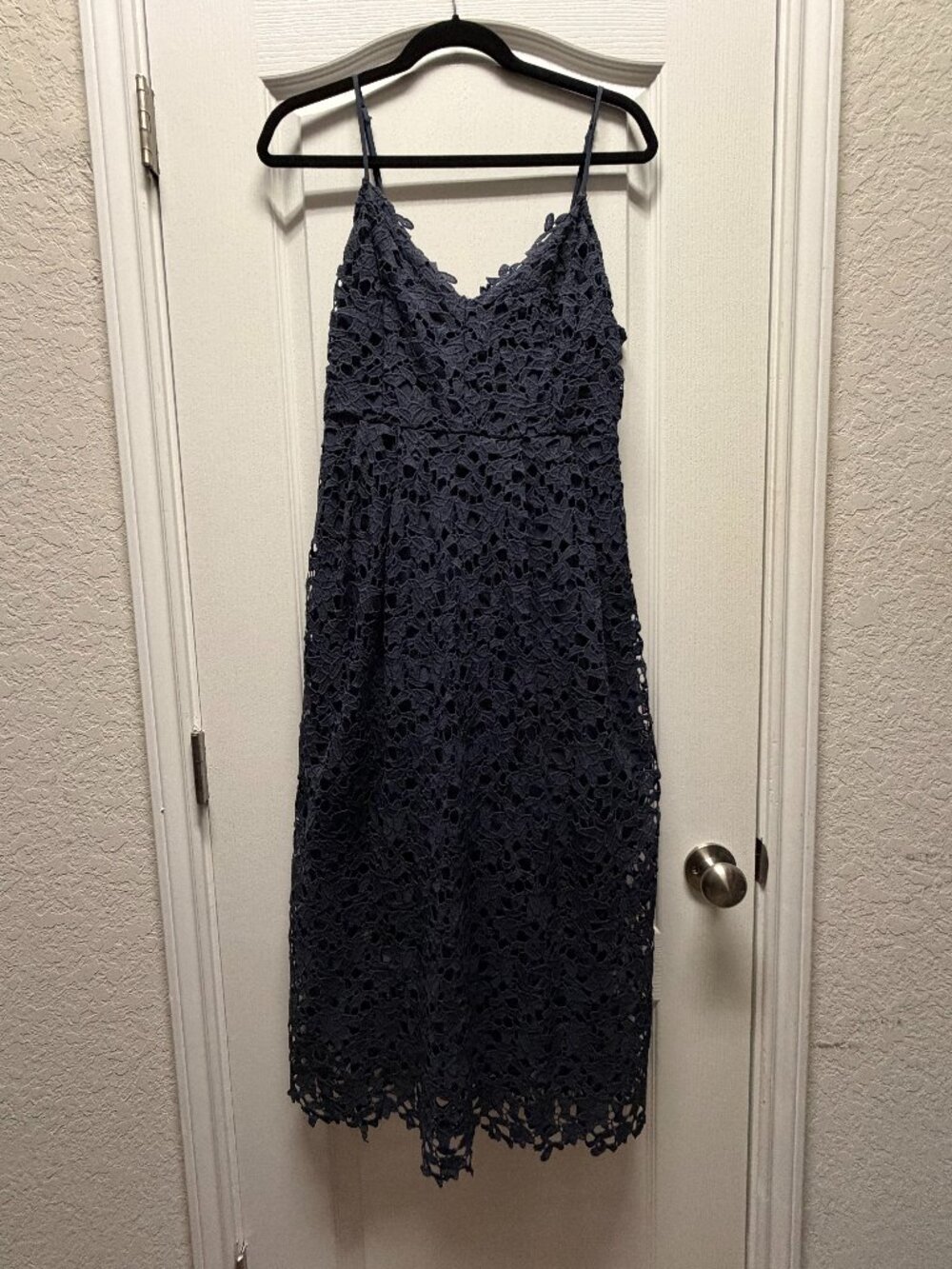 ASTR THE LABEL Dark Navy Blue Lace Midi Dress Size Large